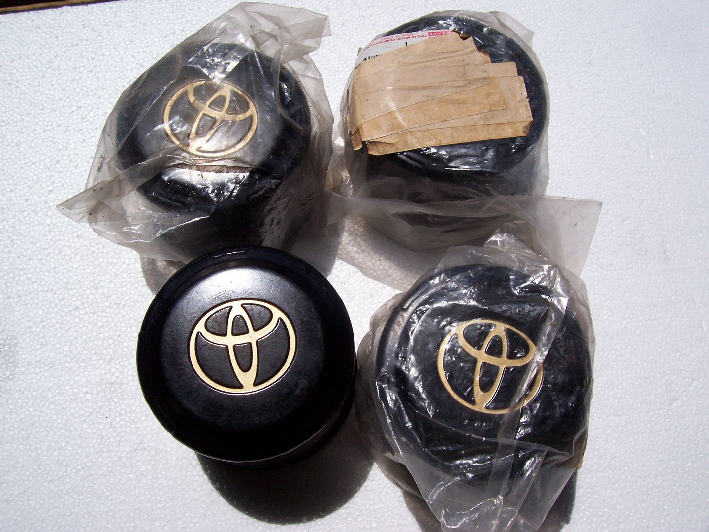 Find TOYOTA FJ LAND CRUISER 4x4 PICK UP OEM STEEL WHEEL CENTER CAPS PART 4260360180 in Garden